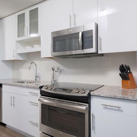 Global Luxury Suites In Downtown Bethesda Bagian luar foto