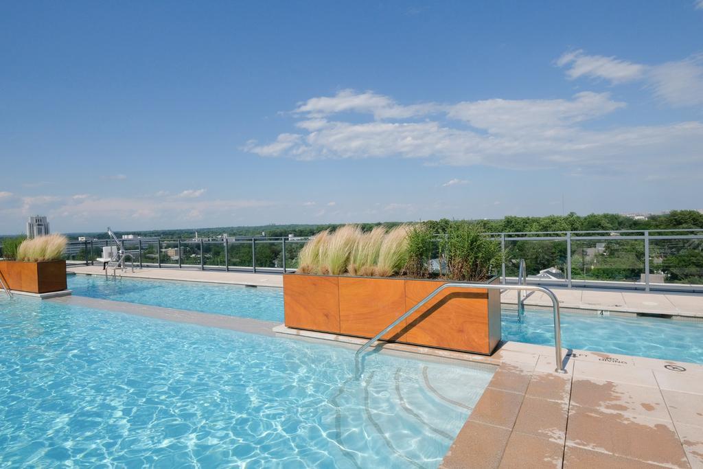 Global Luxury Suites In Downtown Bethesda Bagian luar foto