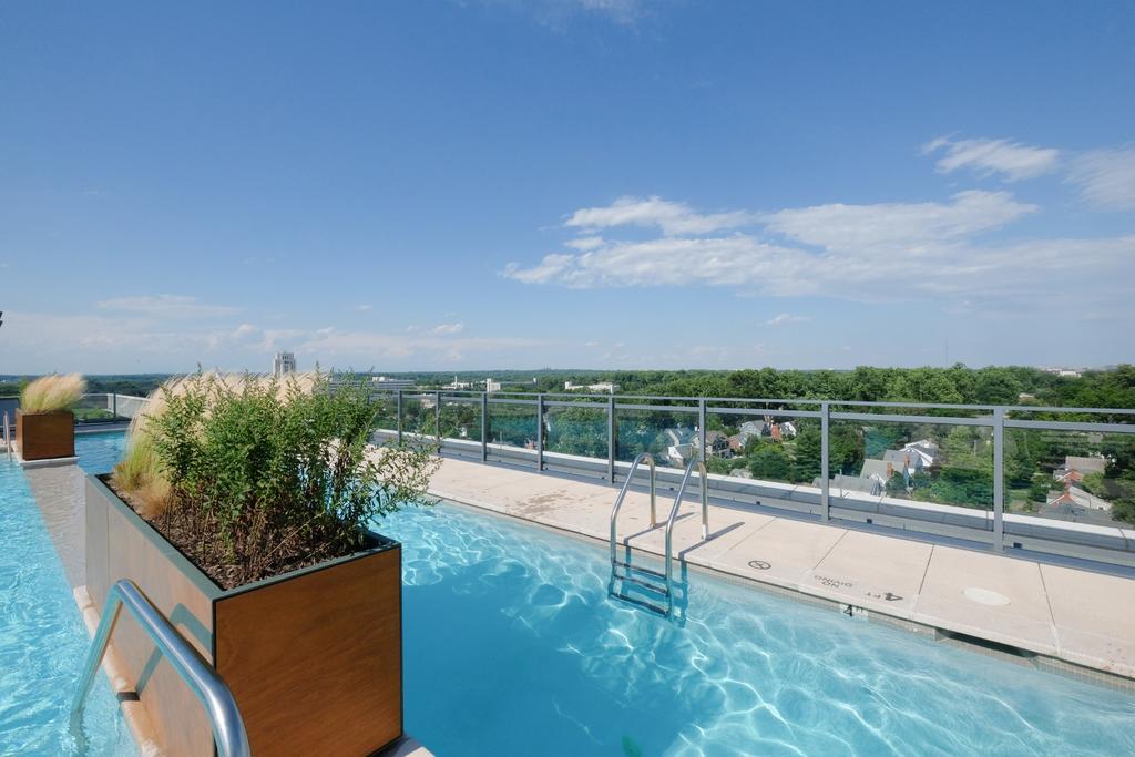 Global Luxury Suites In Downtown Bethesda Bagian luar foto