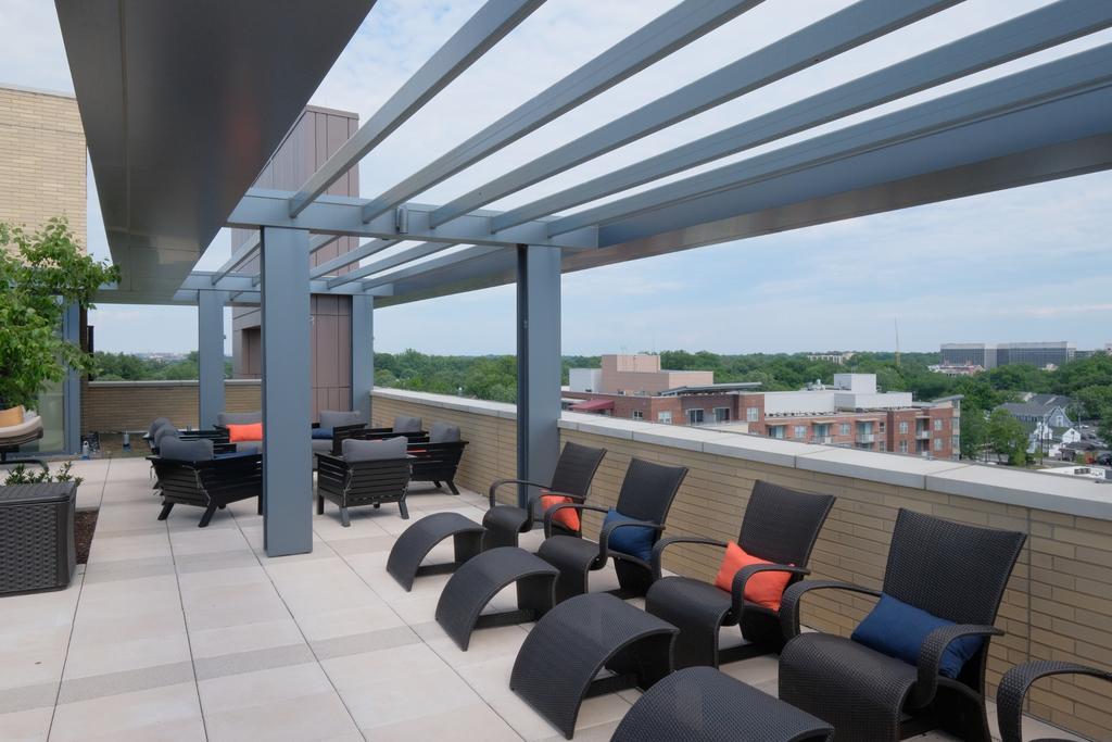 Global Luxury Suites In Downtown Bethesda Bagian luar foto