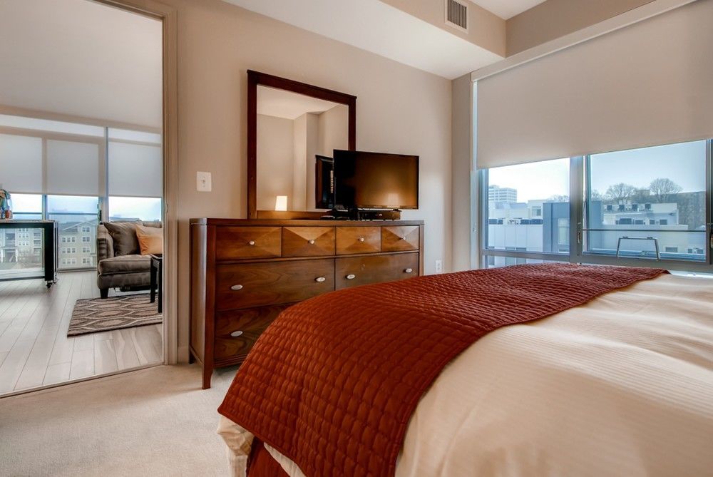 Global Luxury Suites In Downtown Bethesda Bagian luar foto