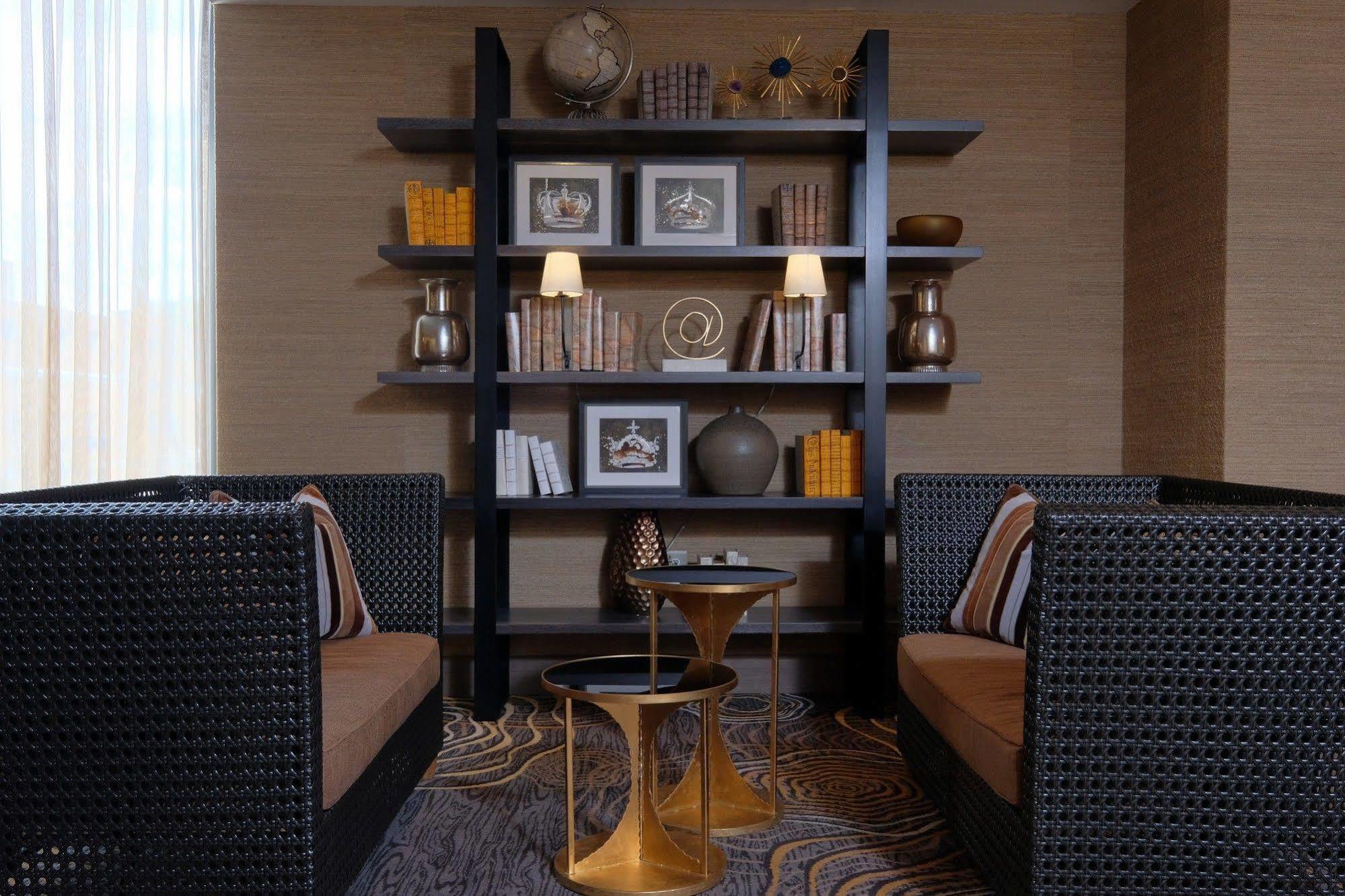 Global Luxury Suites In Downtown Bethesda Bagian luar foto