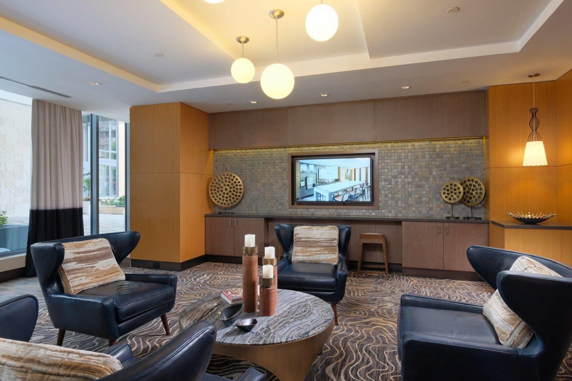 Global Luxury Suites In Downtown Bethesda Bagian luar foto