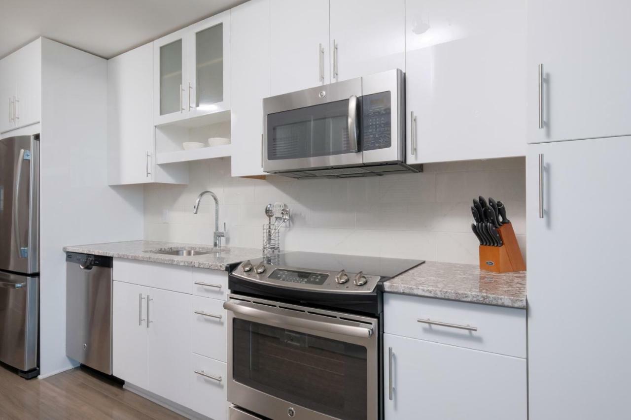 Global Luxury Suites In Downtown Bethesda Bagian luar foto
