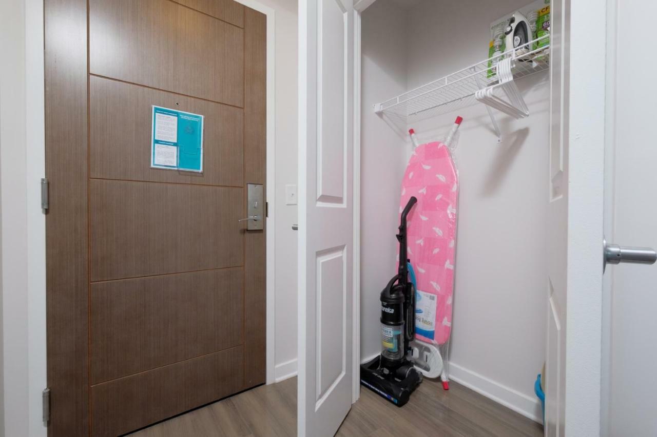 Global Luxury Suites In Downtown Bethesda Bagian luar foto