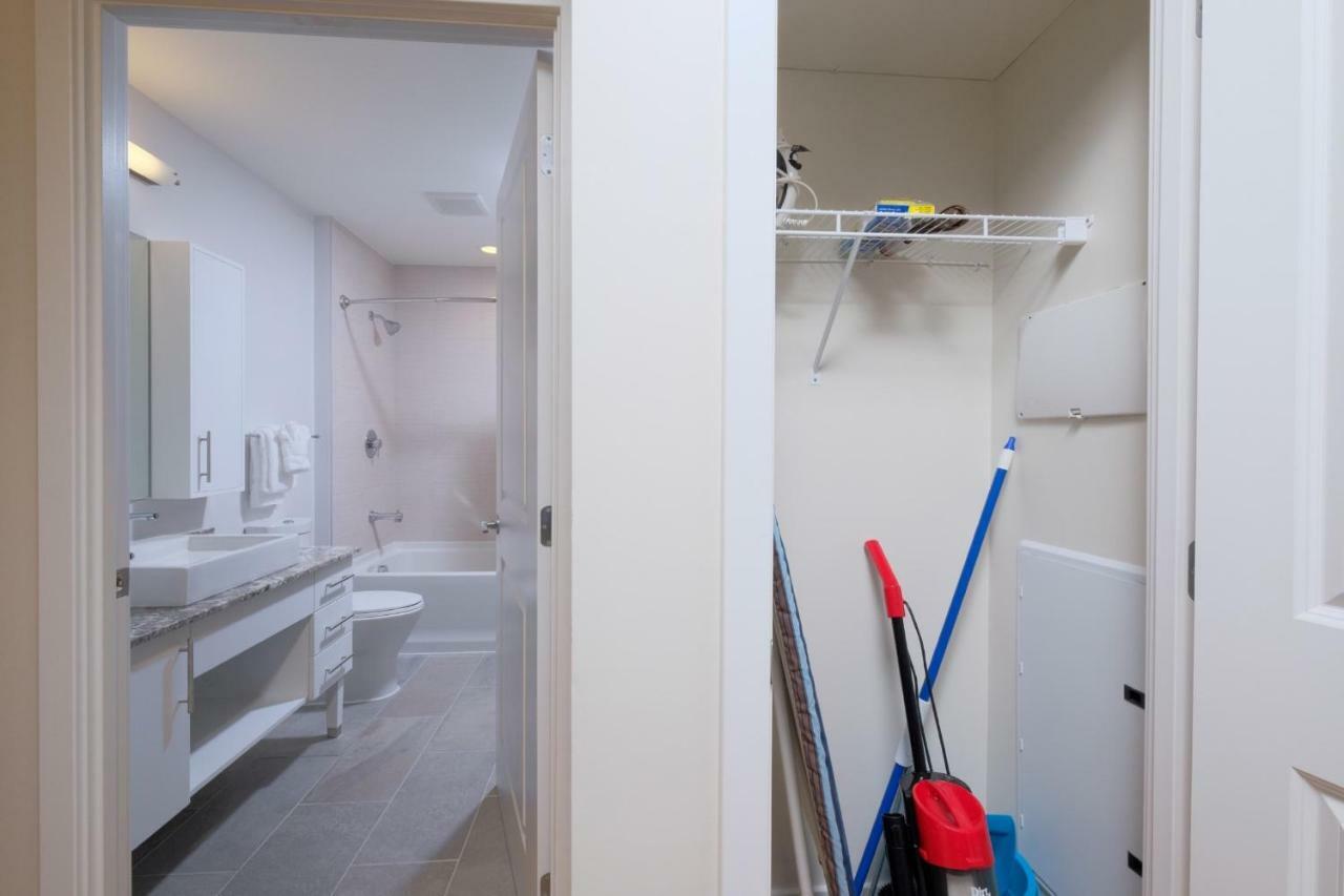 Global Luxury Suites In Downtown Bethesda Ruang foto