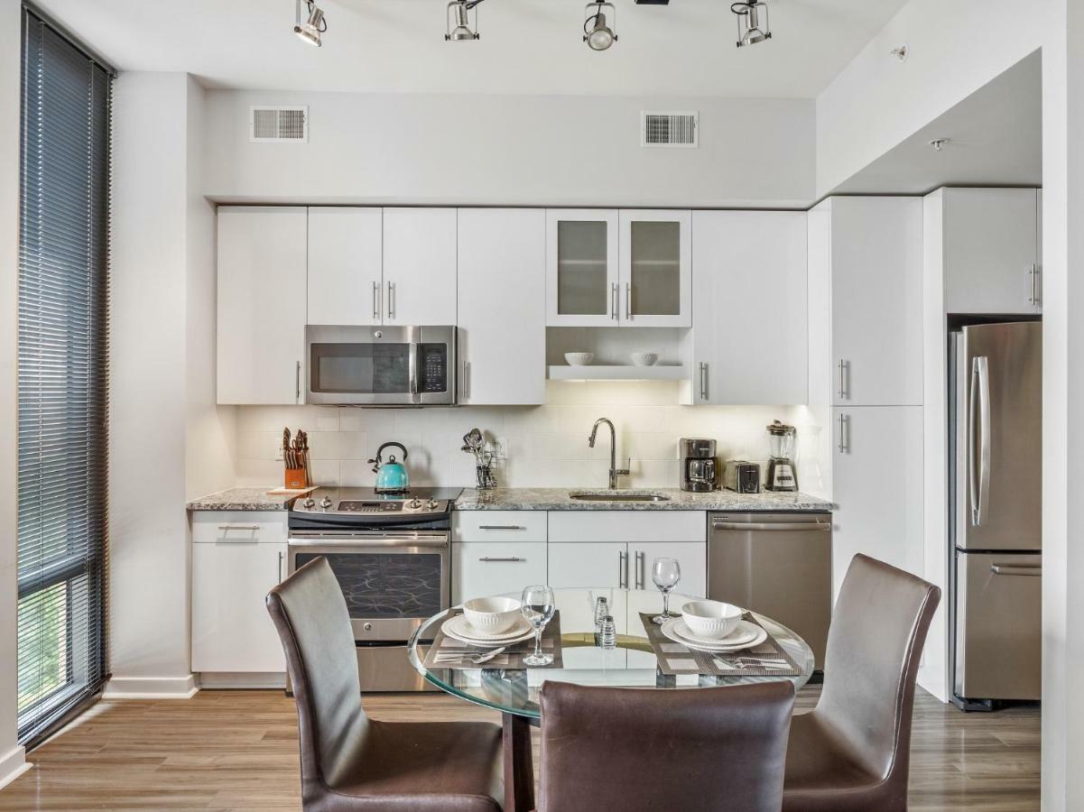 Global Luxury Suites In Downtown Bethesda Ruang foto
