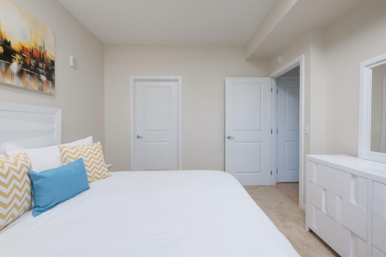 Global Luxury Suites In Downtown Bethesda Bagian luar foto