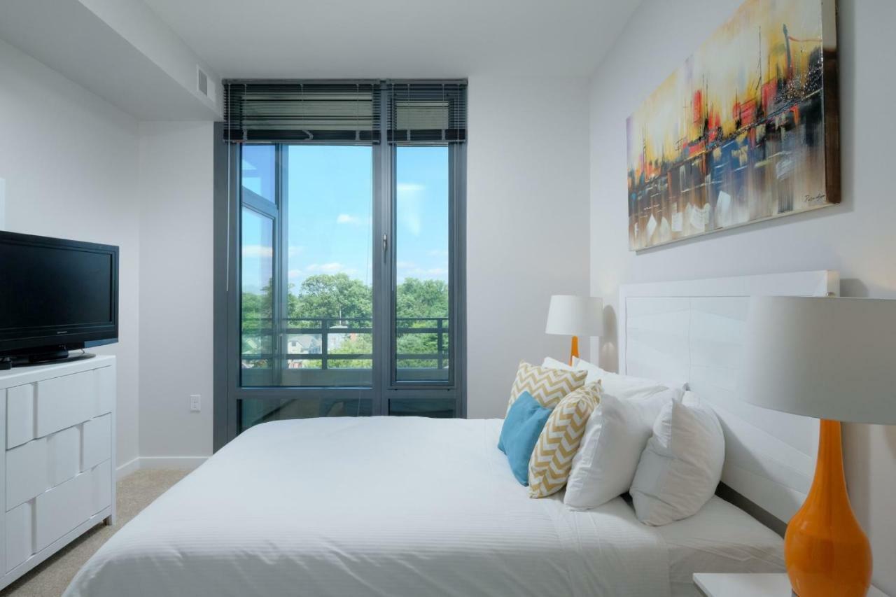 Global Luxury Suites In Downtown Bethesda Bagian luar foto