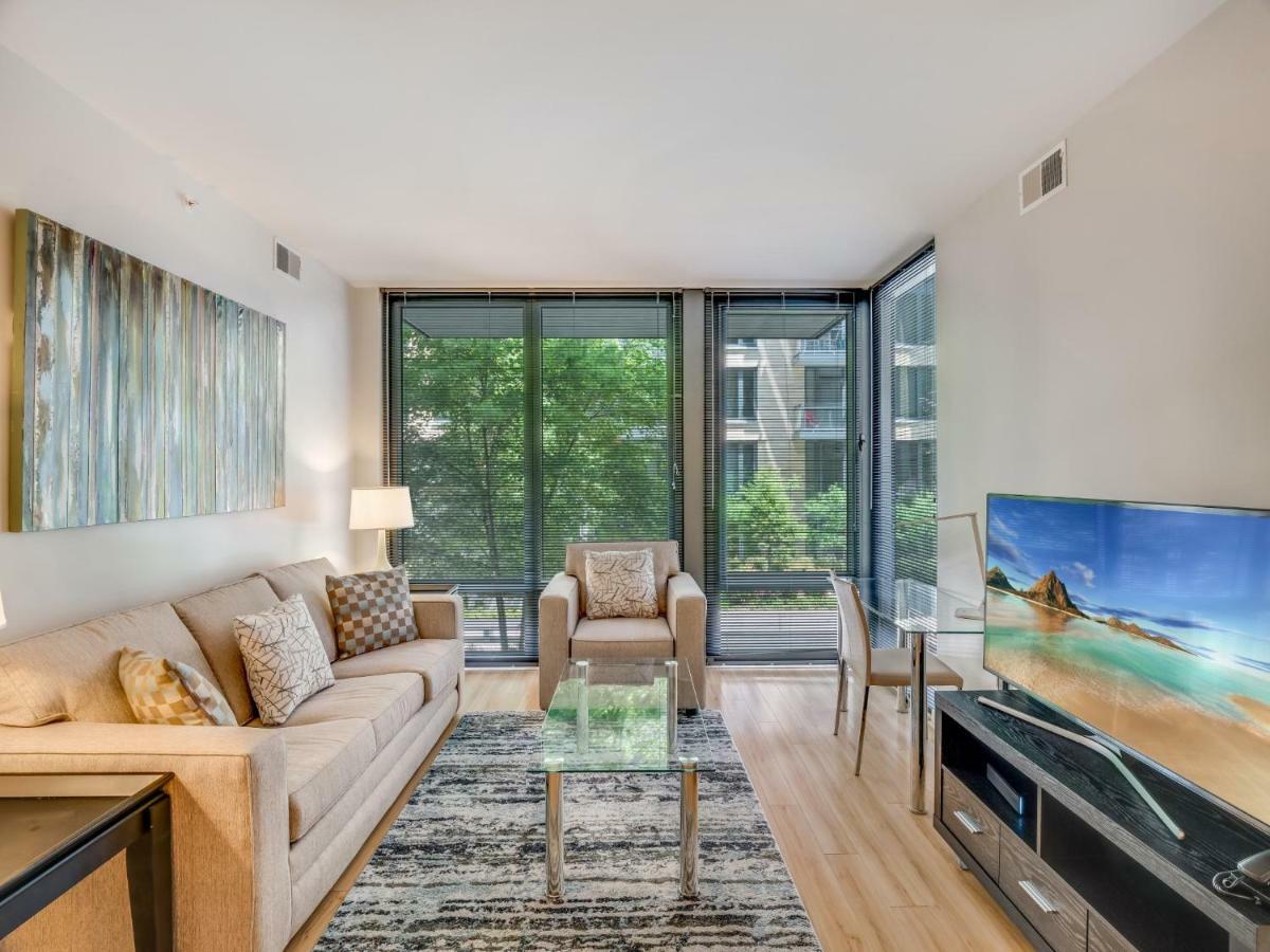 Global Luxury Suites In Downtown Bethesda Ruang foto